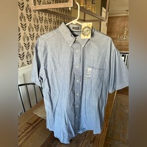 St John’s Men's Light Blue Short Sleeve Button-Down Shirt